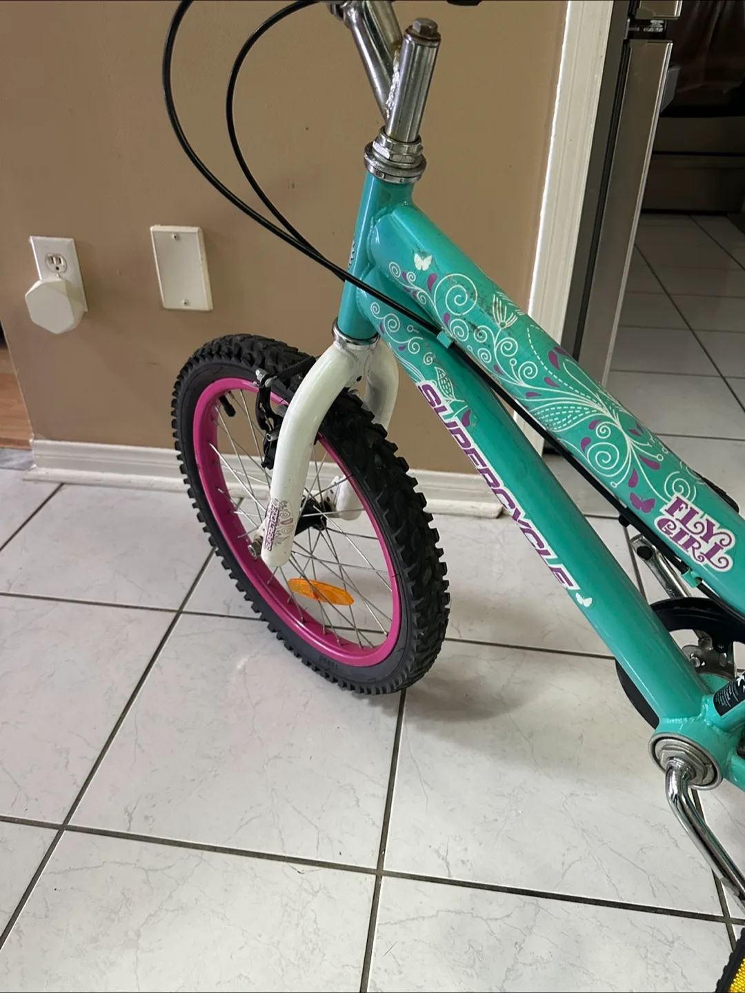 Supercycle Fly Girl 16" Bike - Turquoise/Pink image indicator(3)