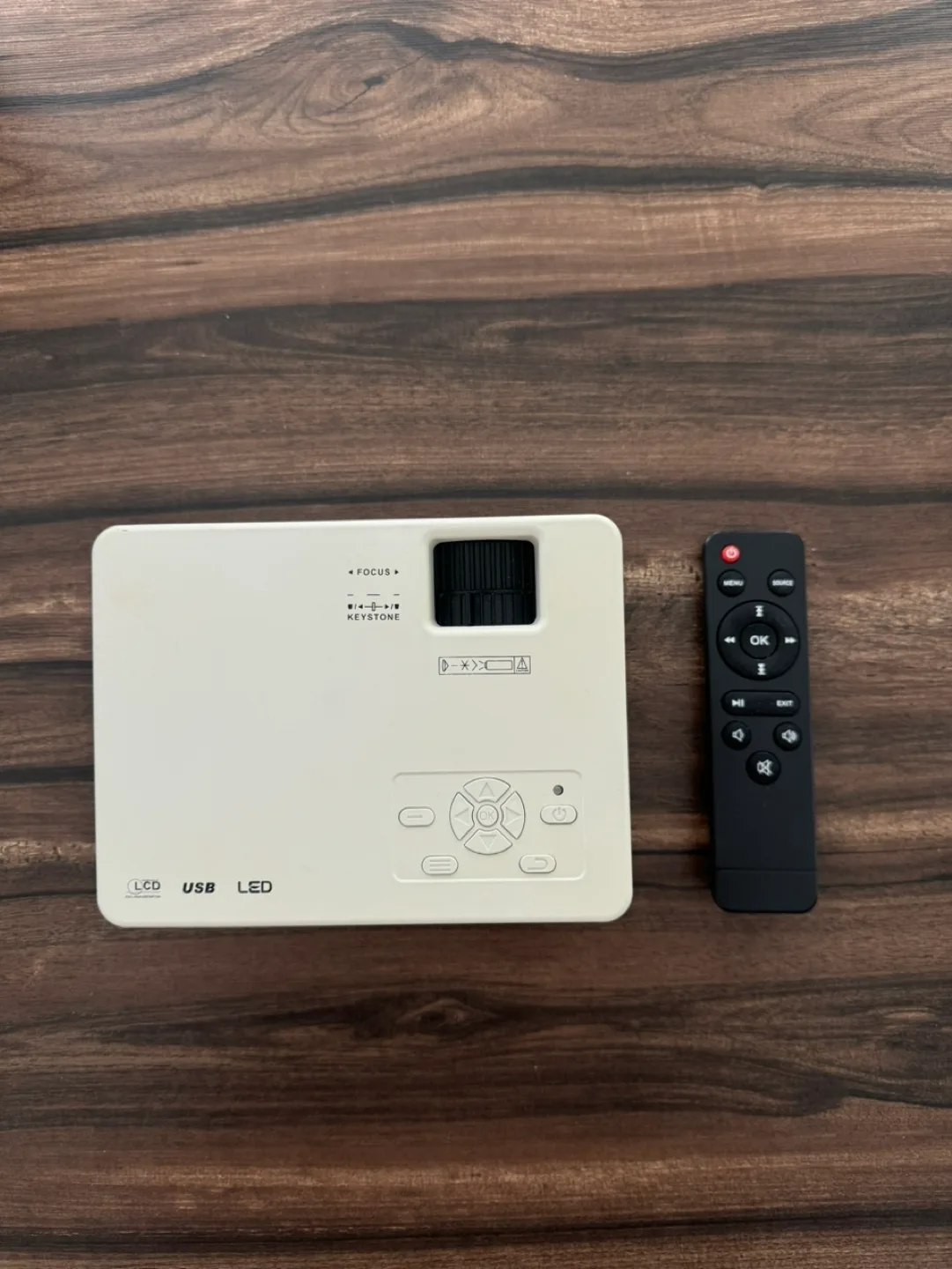 Hiwoly MV-06 Mini Projector with Remote thumbnail