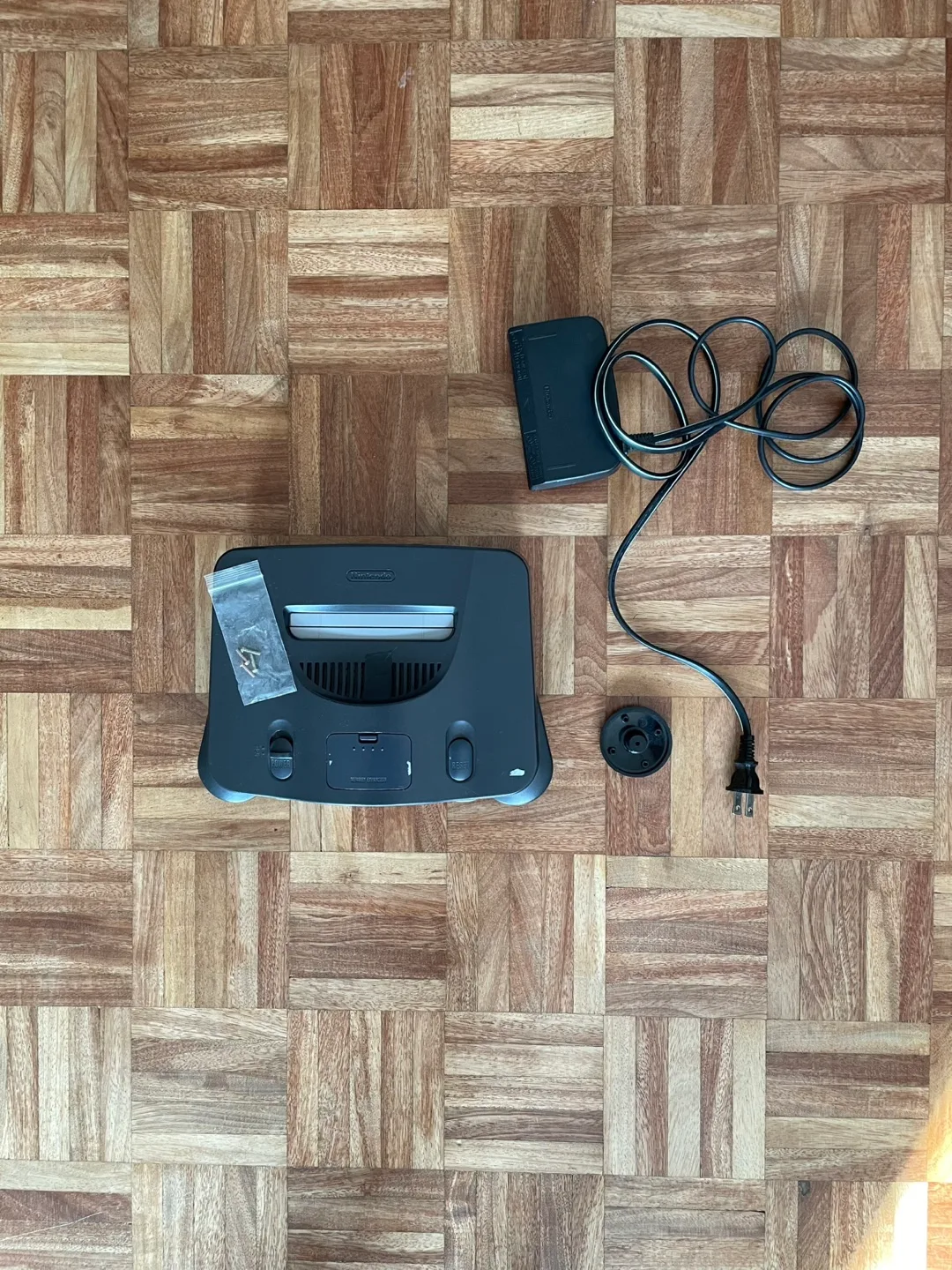 Damaged Nintendo 64 Console - For parts/repair thumbnail