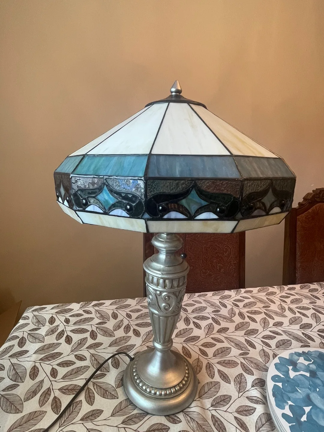 Tiffany lamps (set of two identical) image indicator(2)