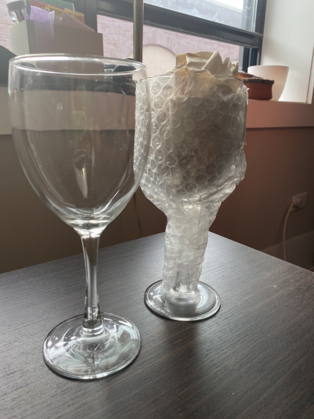 Set of 4 Wine Glasses - photo 2