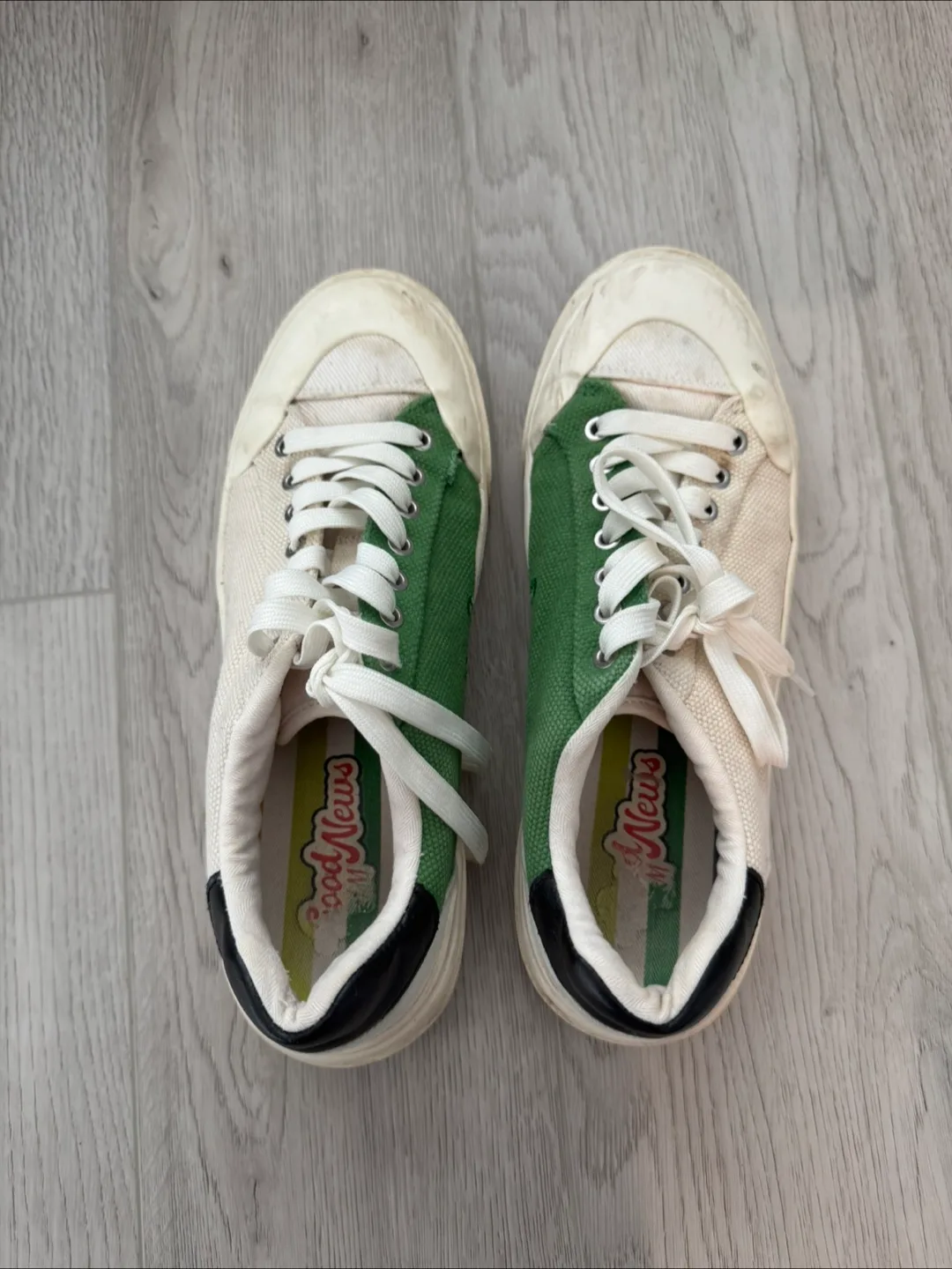 💚 Good News H&M Corduroy Sneakers - Size US 6 thumbnail