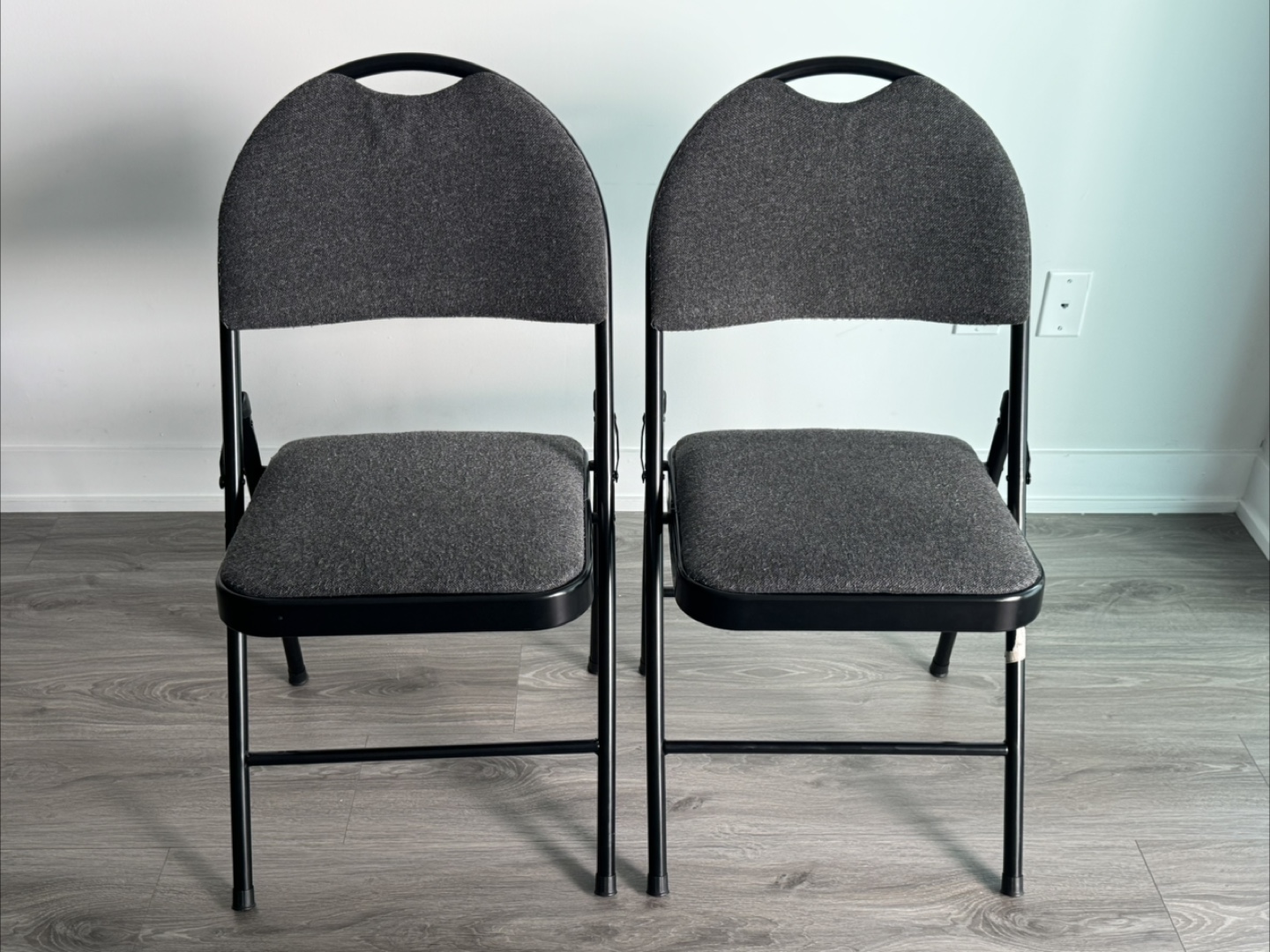 Folding Table and Chairs Set - Great Condition! - photo 4