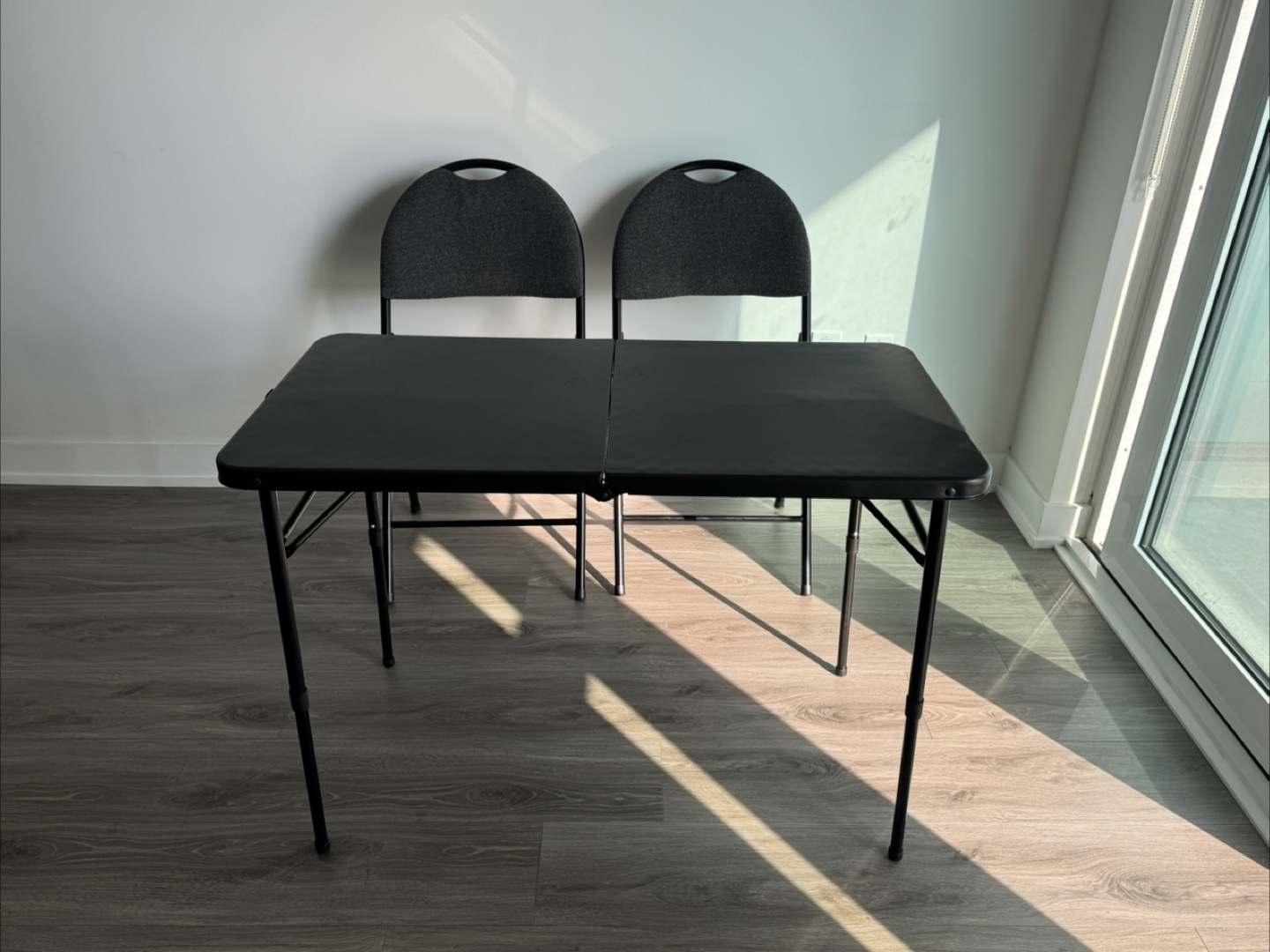 Folding Table and Chairs Set - Great Condition! - photo 2