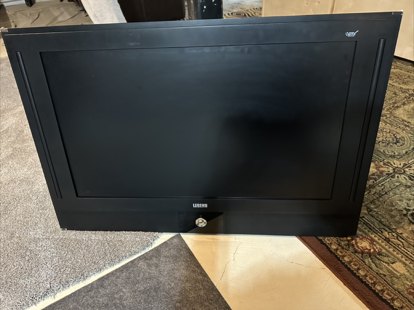 32” Legend LCD TV, Model LEC3219