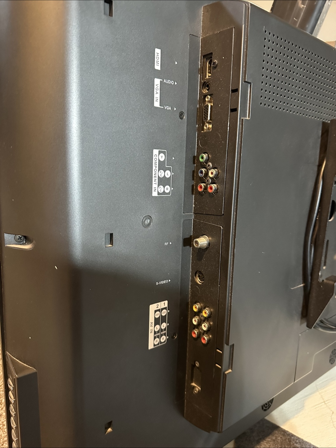 32” Legend LCD TV, Model LEC3219 - photo 3