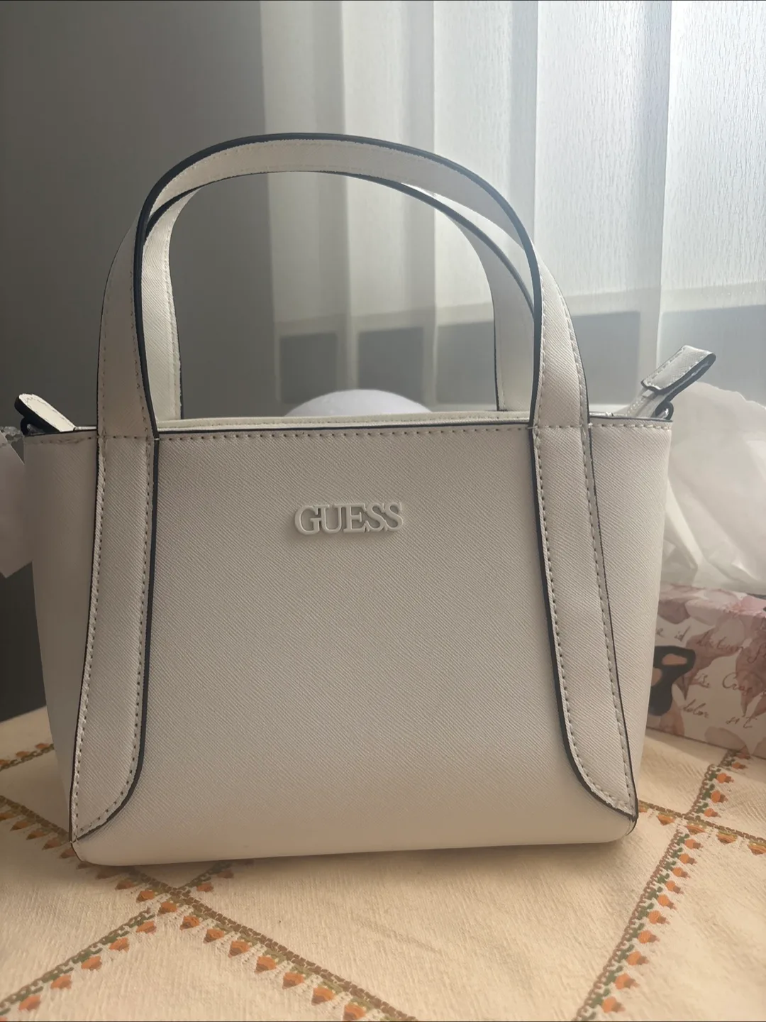 Guess White Tote Bag thumbnail
