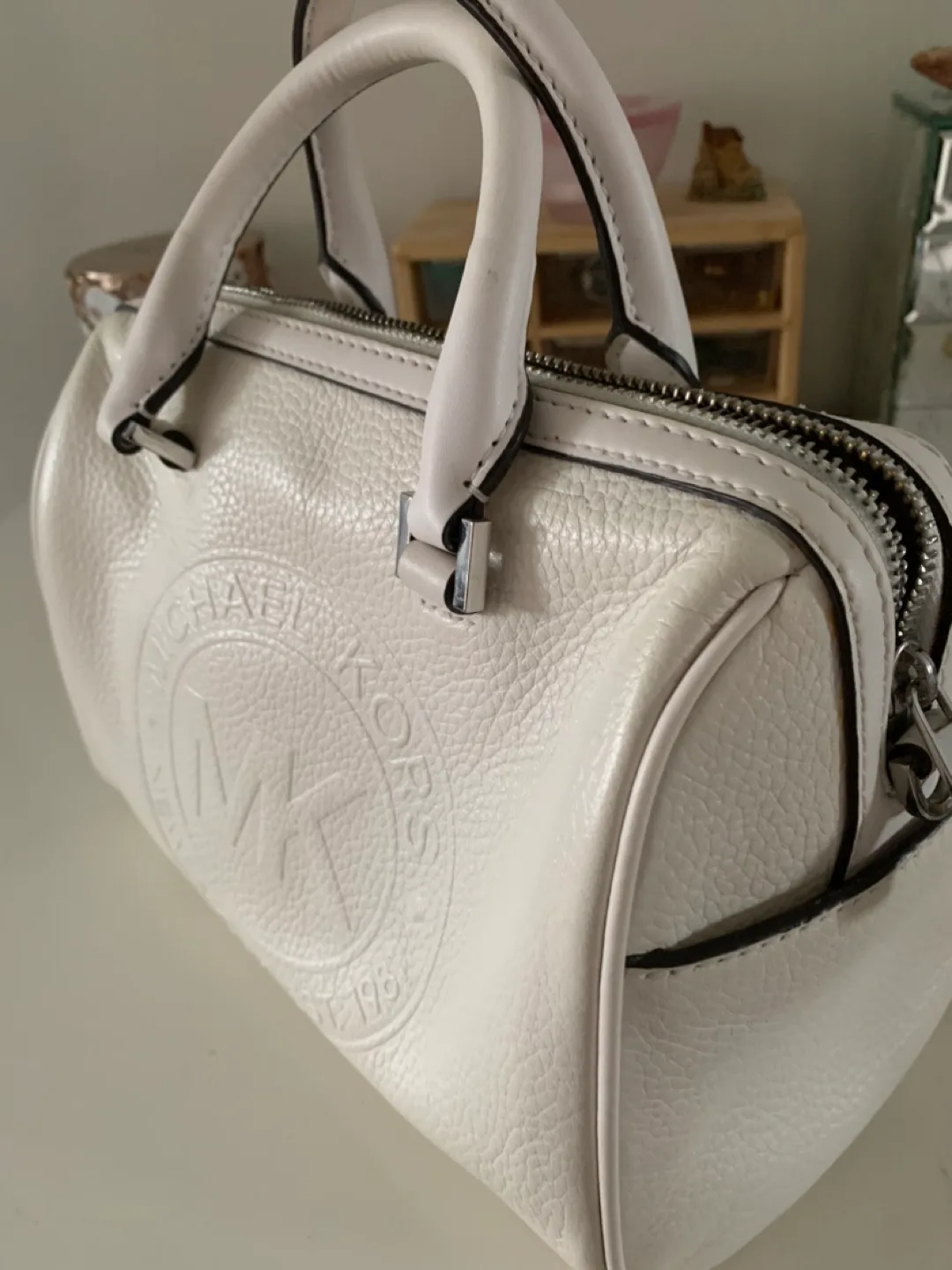 Michael Kors White Leather Satchel/Crossbody! thumbnail