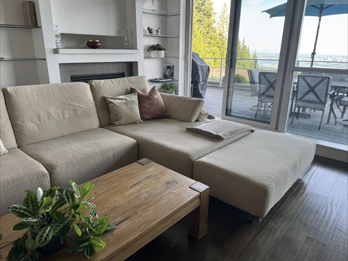 Modern Beige Sectional Sofa + Solid Wood Coffee Table - photo 3