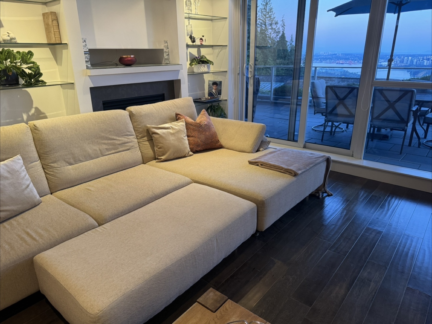 Modern Beige Sectional Sofa + Solid Wood Coffee Table - photo 4