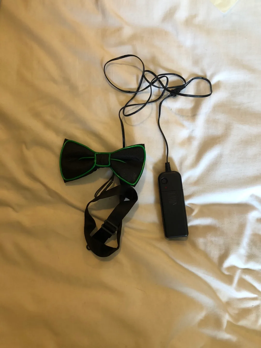 Light Up Green Bow Tie thumbnail