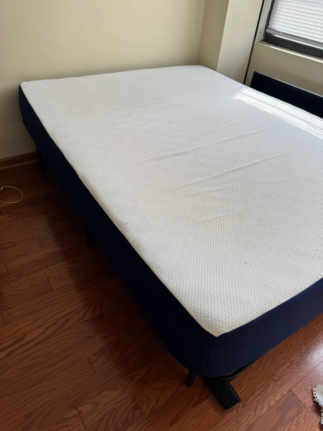 Zinus 10 Inch Green Tea Memory Foam Mattress thumbnail