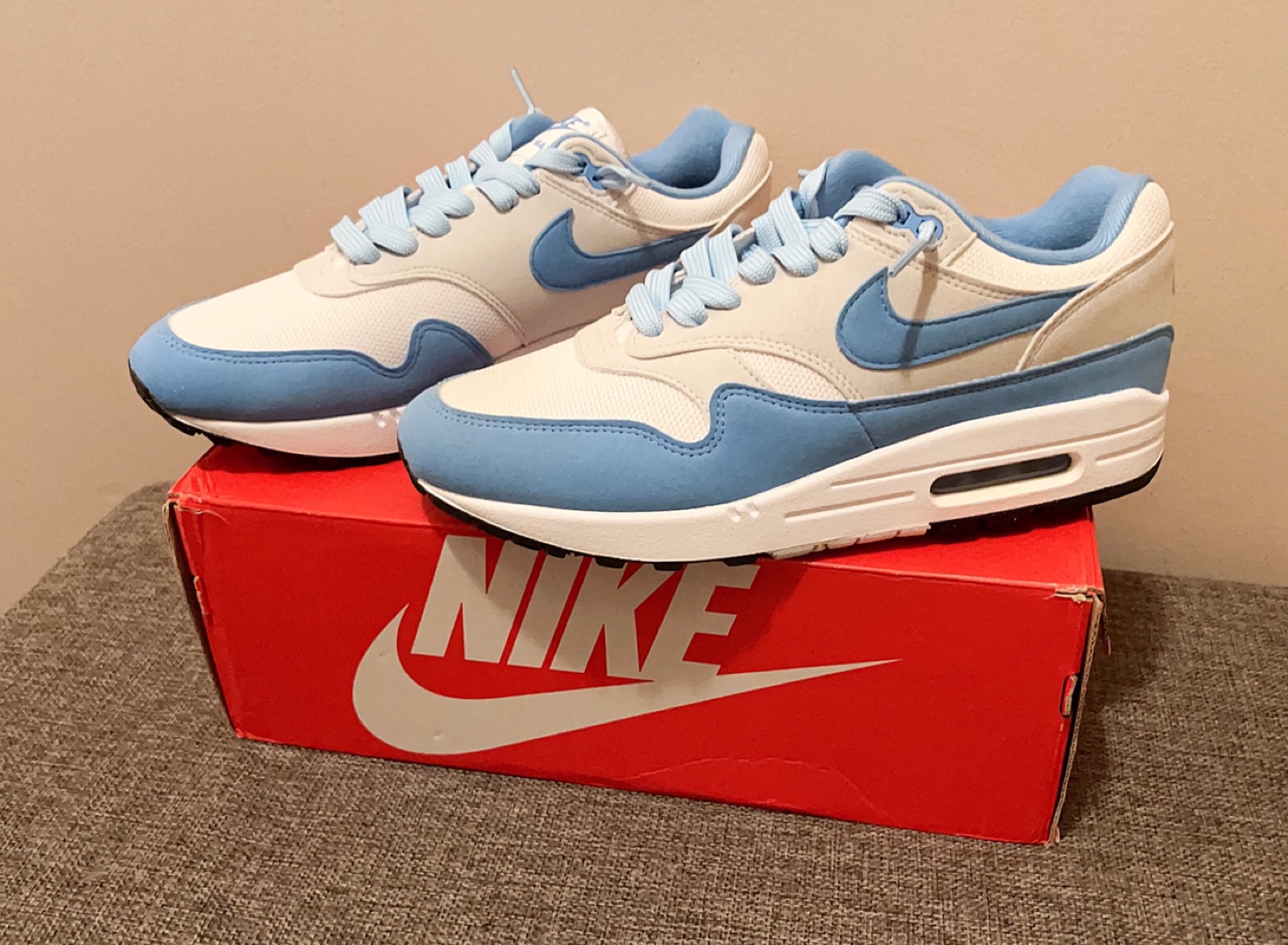 Nike Air Max 1 University Blue with Matching Shoelace