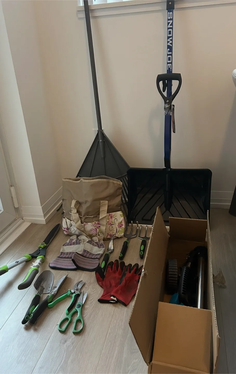 Gardening Tools Set with Cordless Trimmer and Snow Shovel image indicator(3)