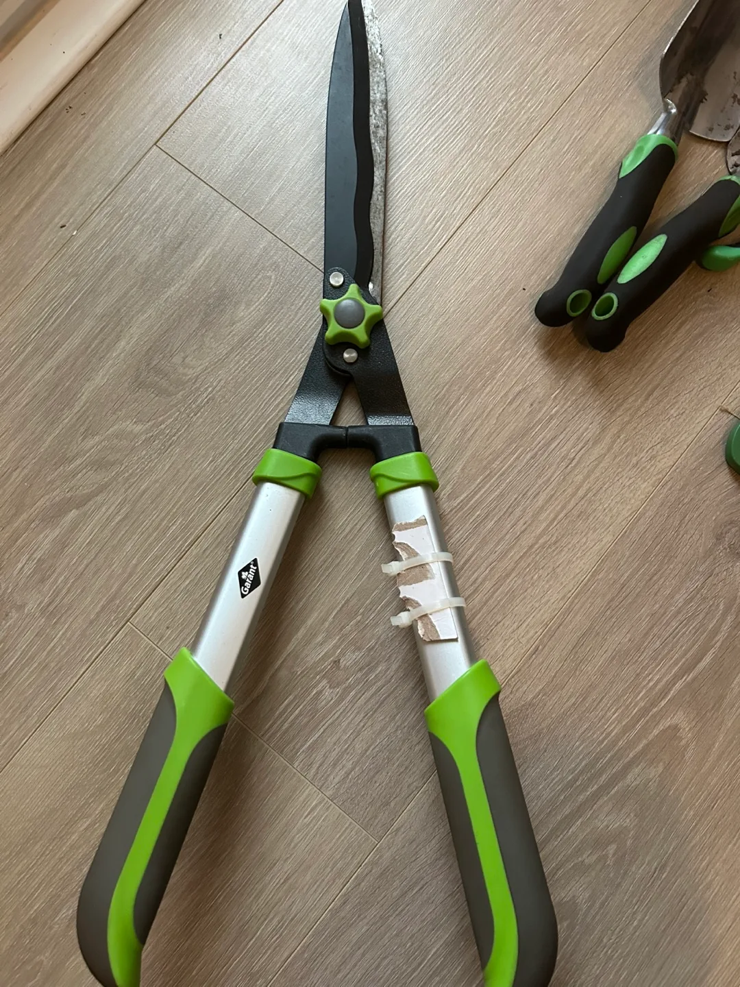 Gardening Tools Set with Cordless Trimmer and Snow Shovel image indicator(9)