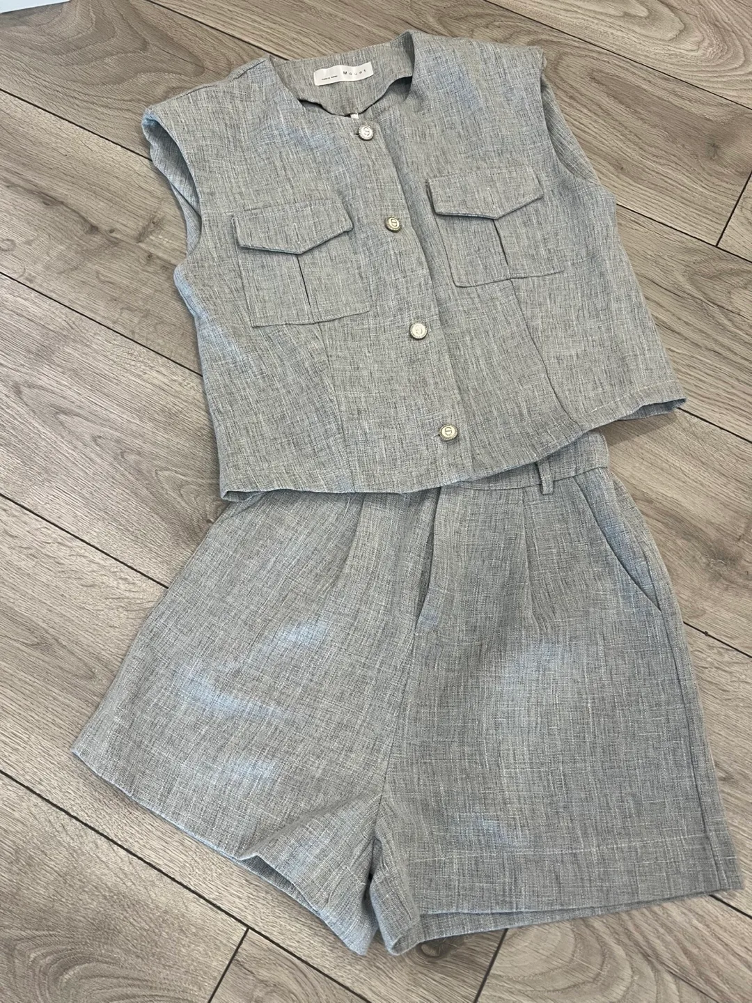 Two-Piece Linen Set - Size Small thumbnail