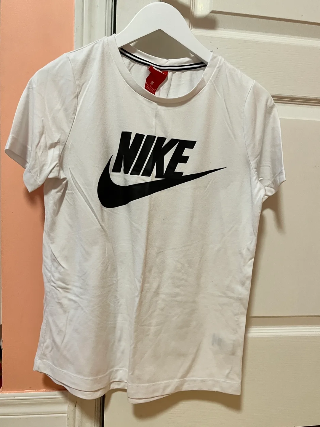 Nike White T-Shirt - M thumbnail