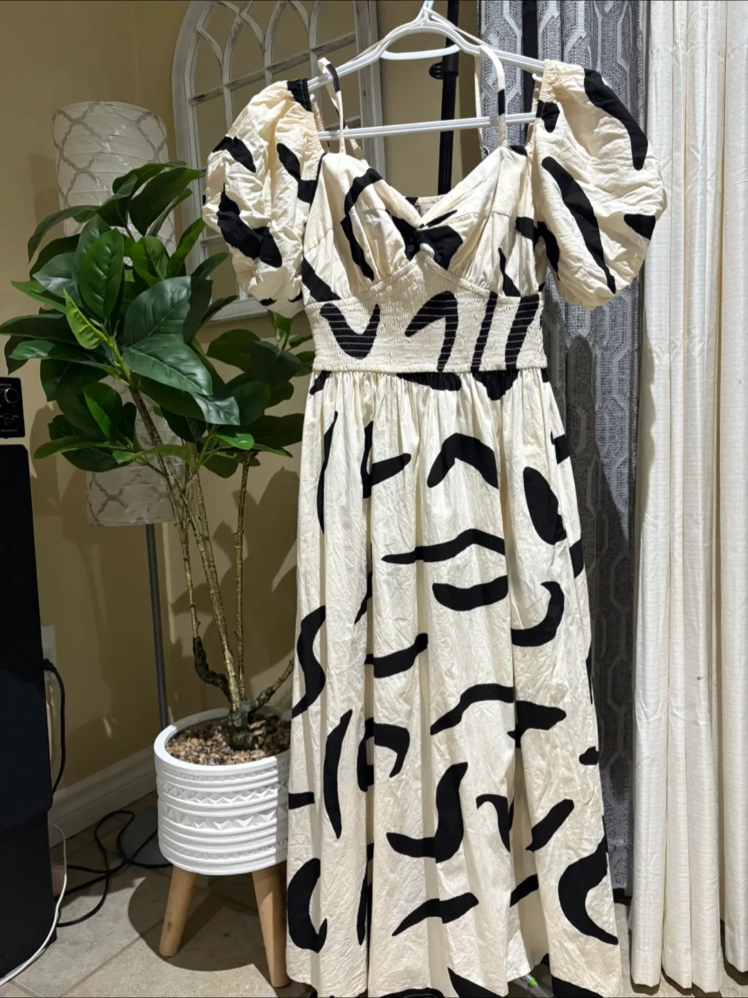 Patterned Puff Sleeve Dress thumbnail