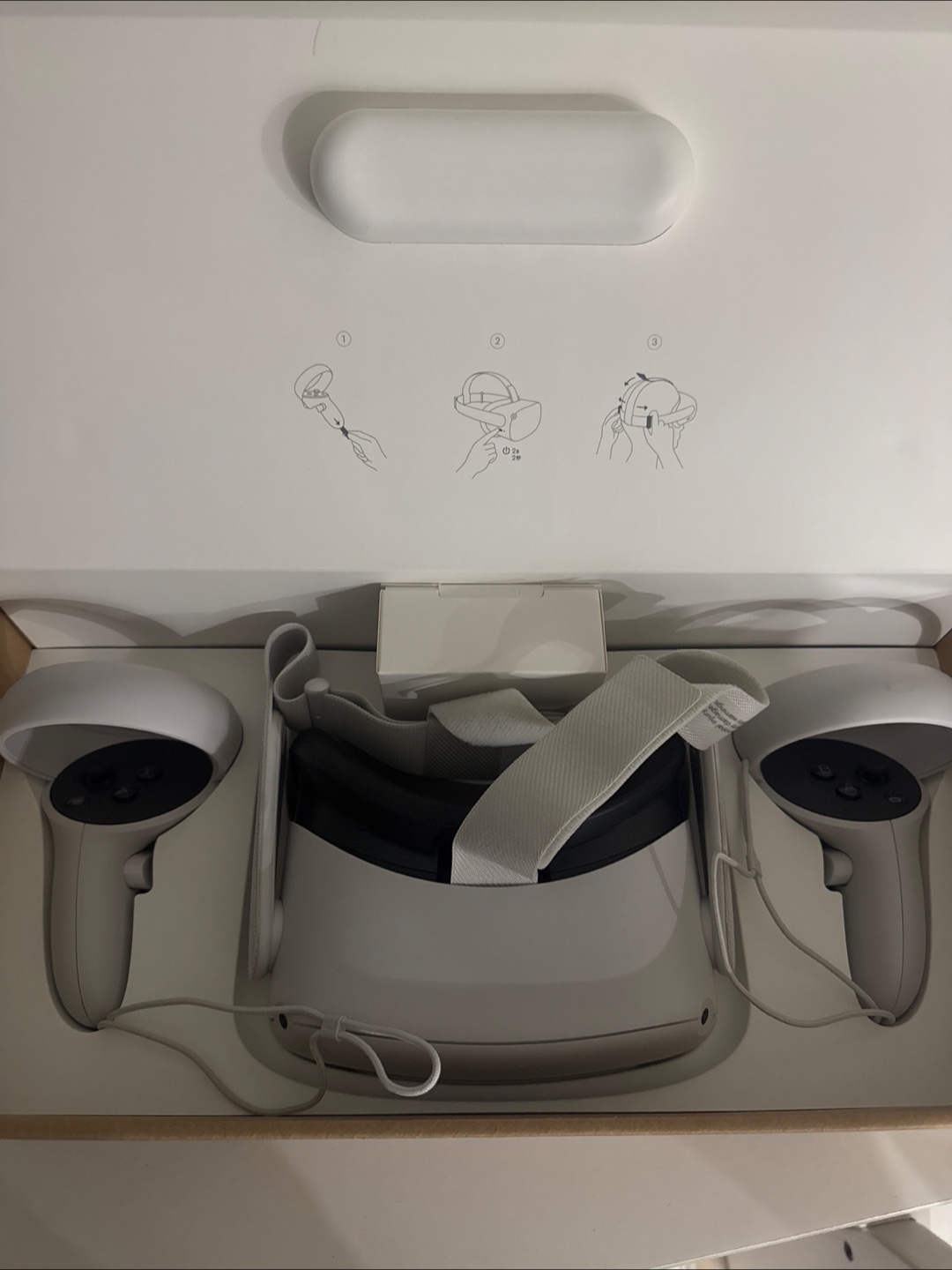 Oculus Quest 2 VR Headset - Like New! - photo 2