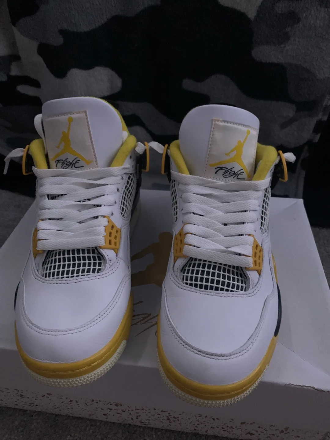 Air Jordan 4 white coconut milk image indicator(3)