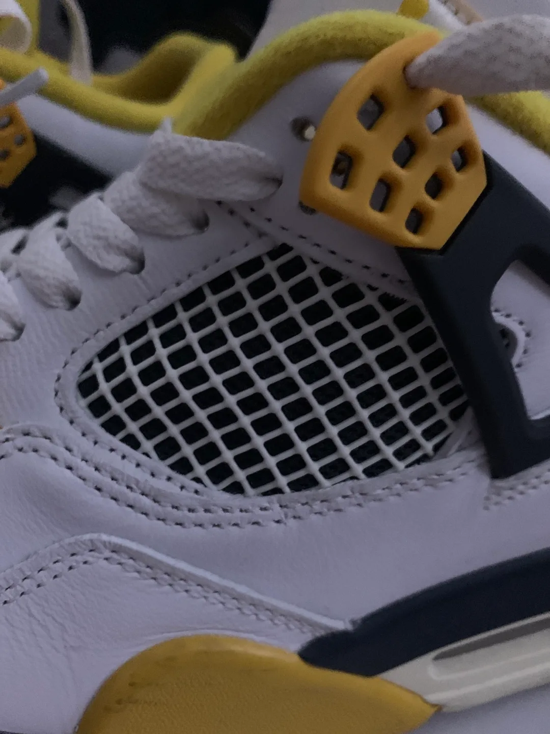 Air Jordan 4 white coconut milk image indicator(6)