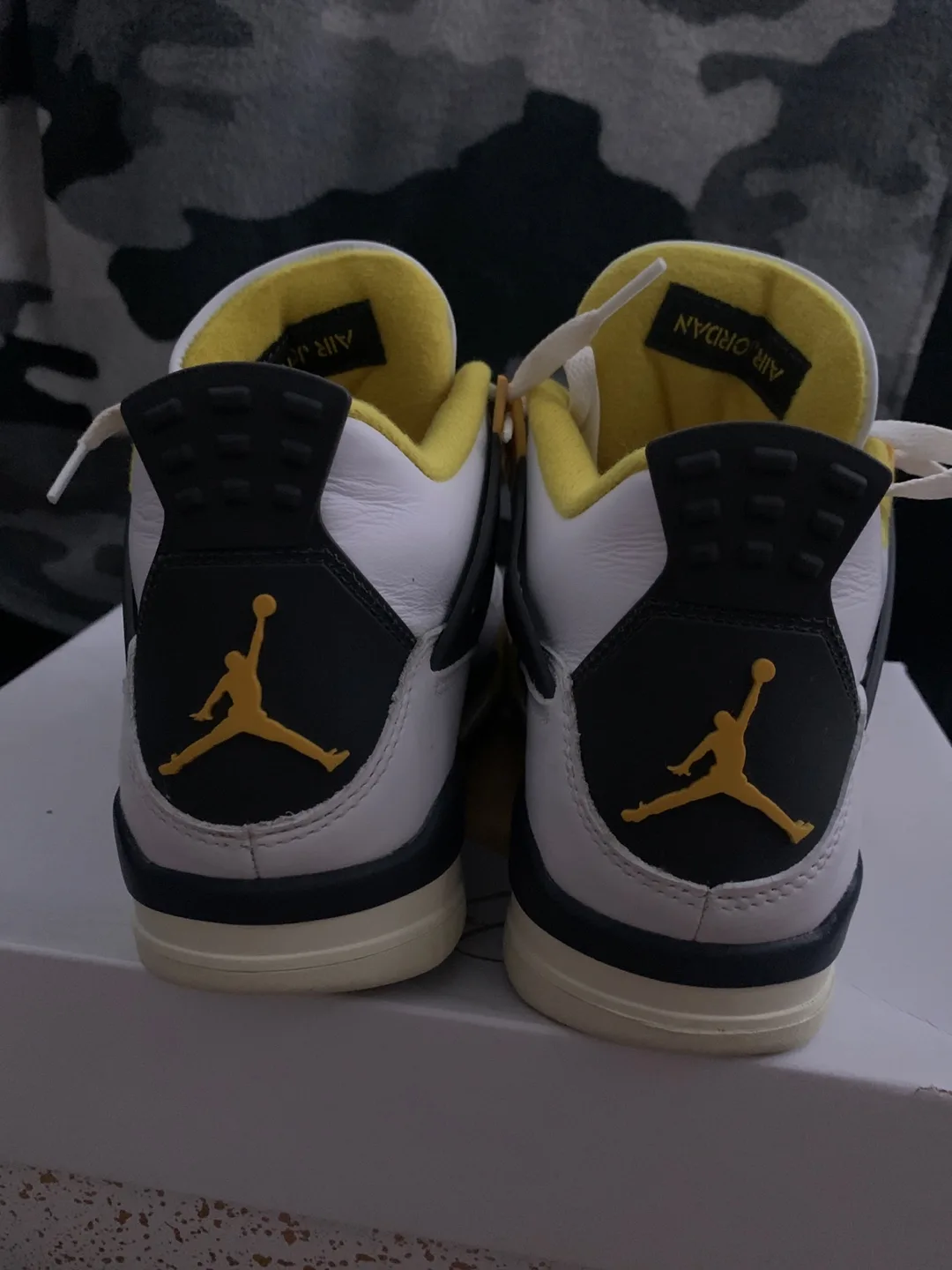 Air Jordan 4 white coconut milk image indicator(5)