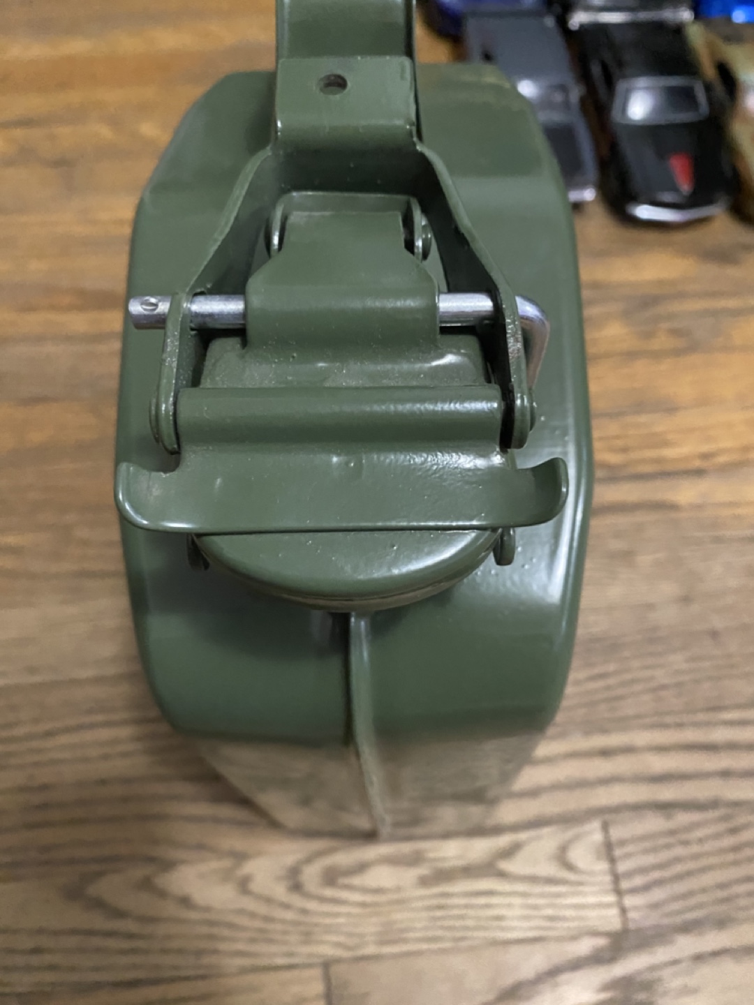 5L Olive Green Metal Jerry Can - photo 2