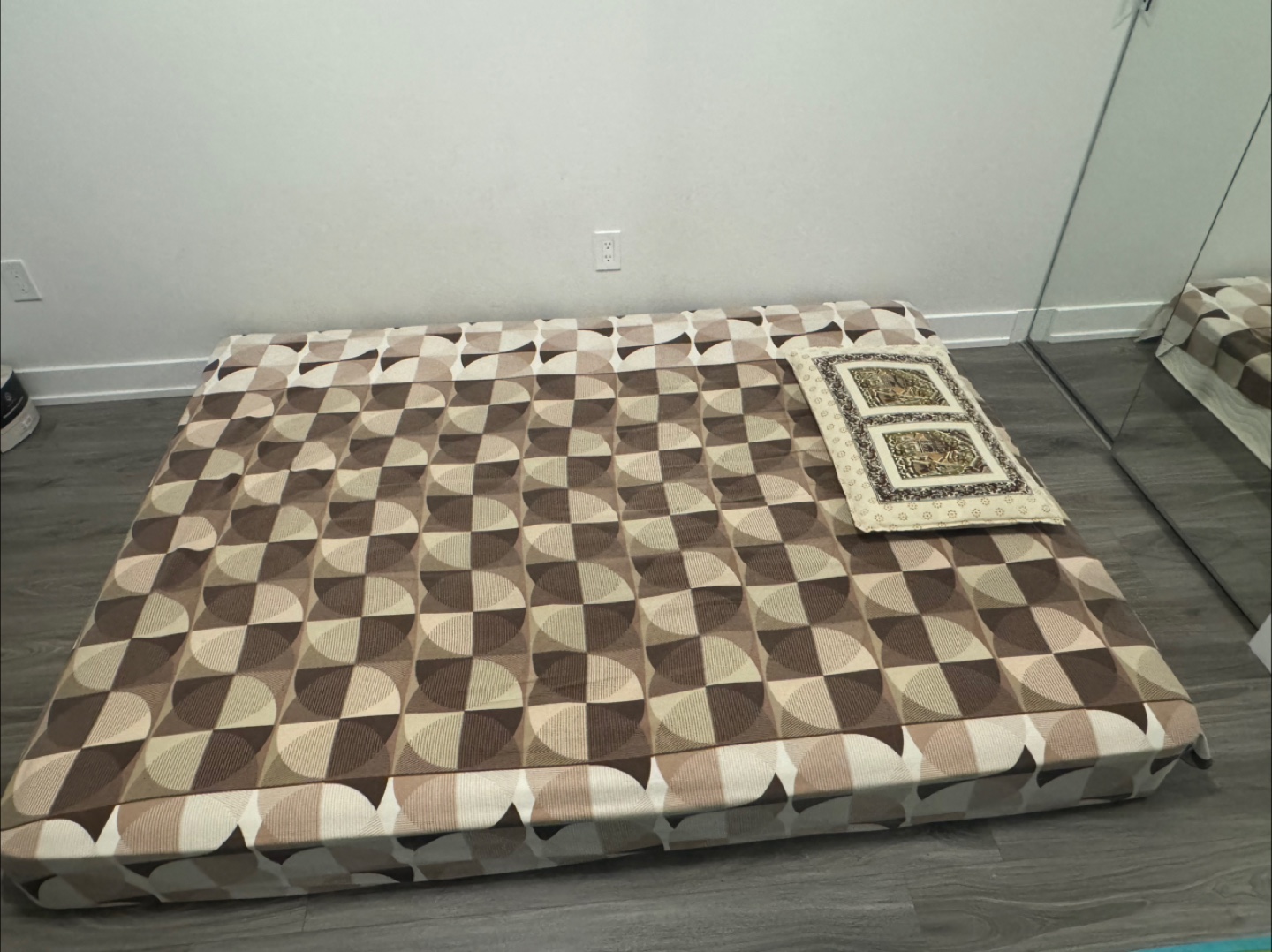 Queen Size Mattress with Pillow - photo 2