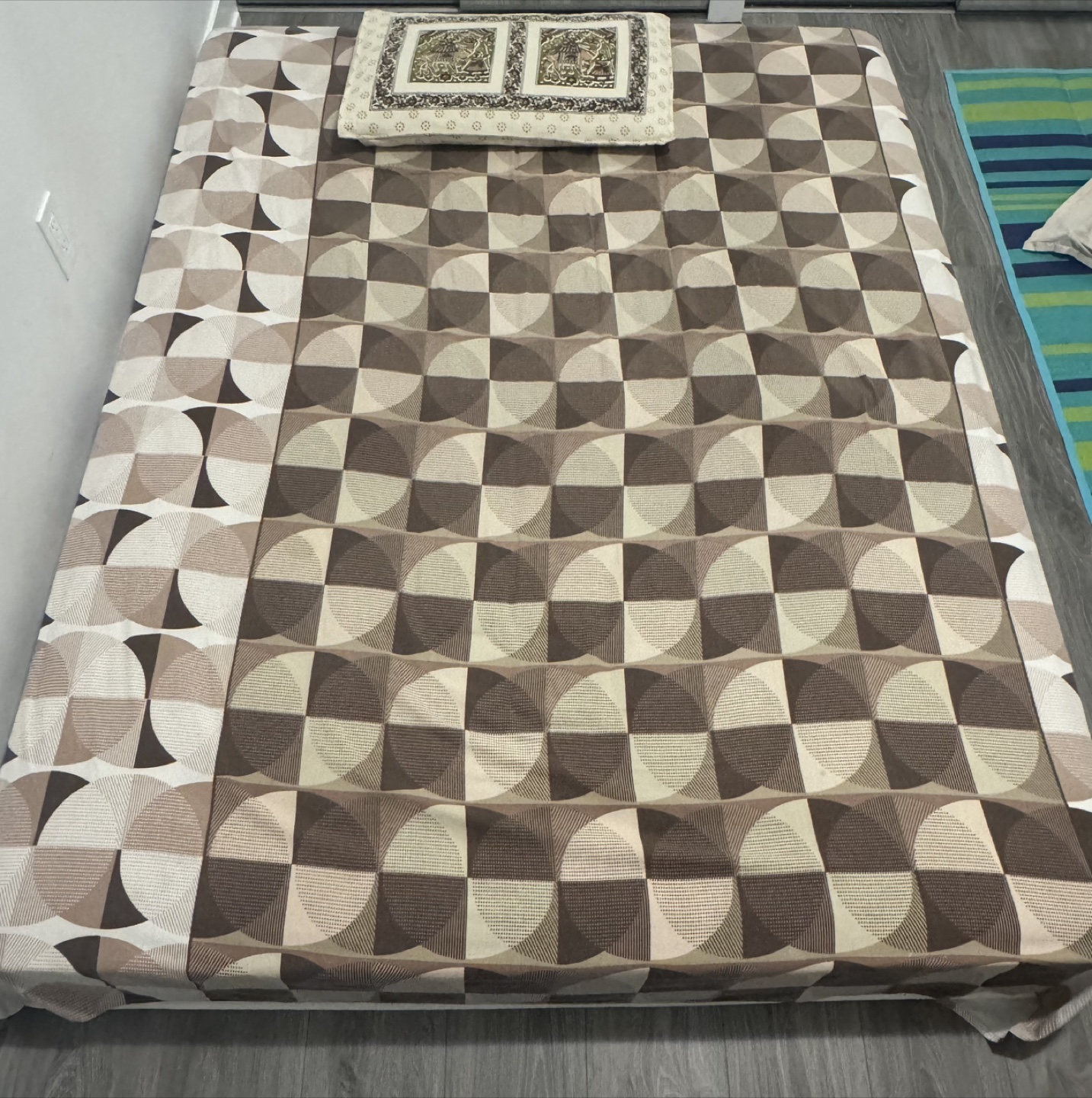 Queen Size Mattress with Pillow - photo 3