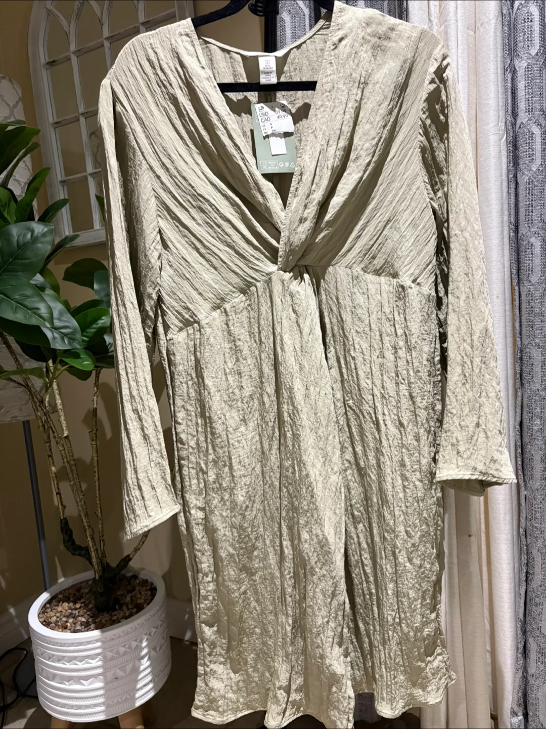 H&M Crinkled Dress - Size S image indicator(2)