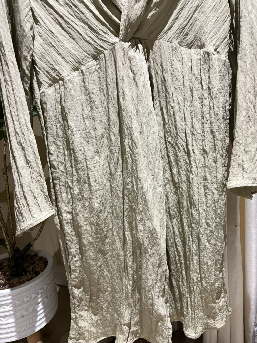 H&M Crinkled Dress - Size S image indicator(3)