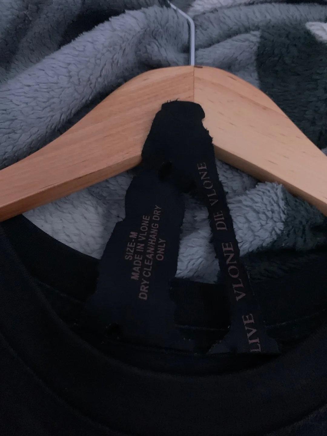 VLONE Black T-Shirt - Size M image indicator(3)