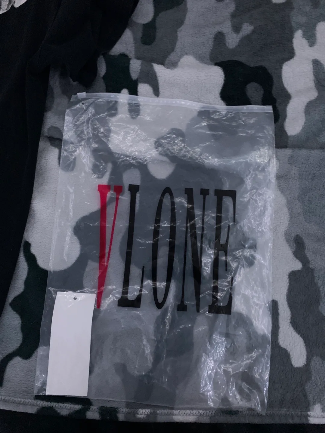 VLONE Black T-Shirt - Size M image indicator(5)