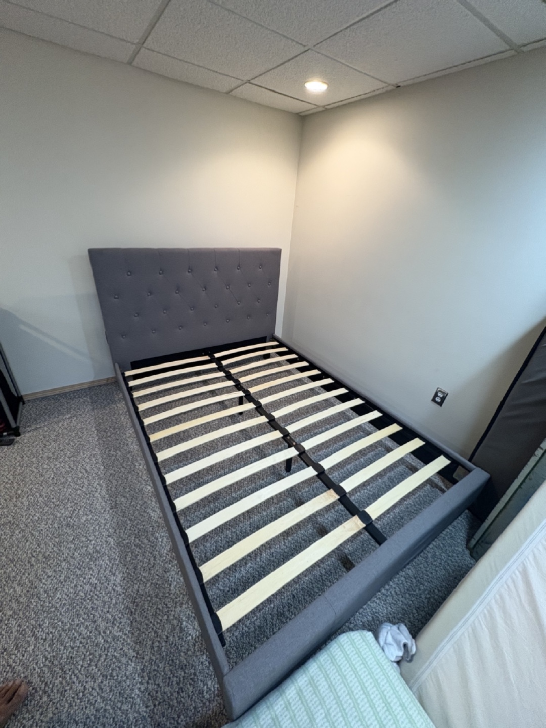 Queen size Bed frame with mattress - photo 2