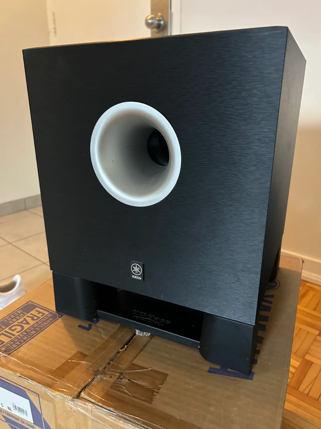 Yamaha YST-SW011 Subwoofer System thumbnail
