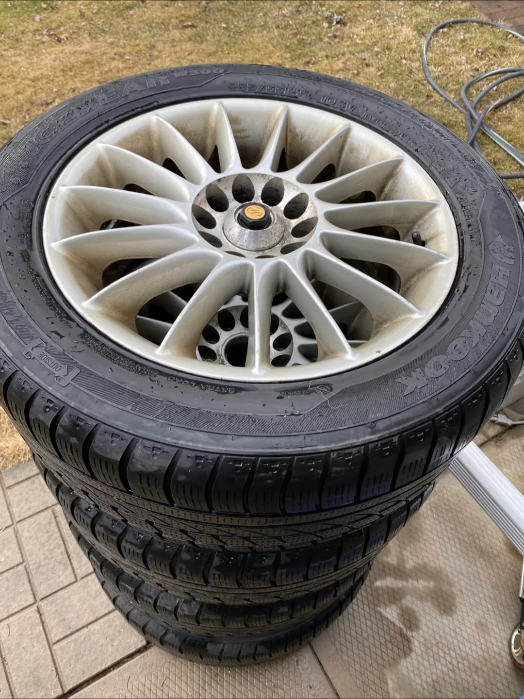 DUEL HOLES 17” ALUMINUM RIMS thumbnail
