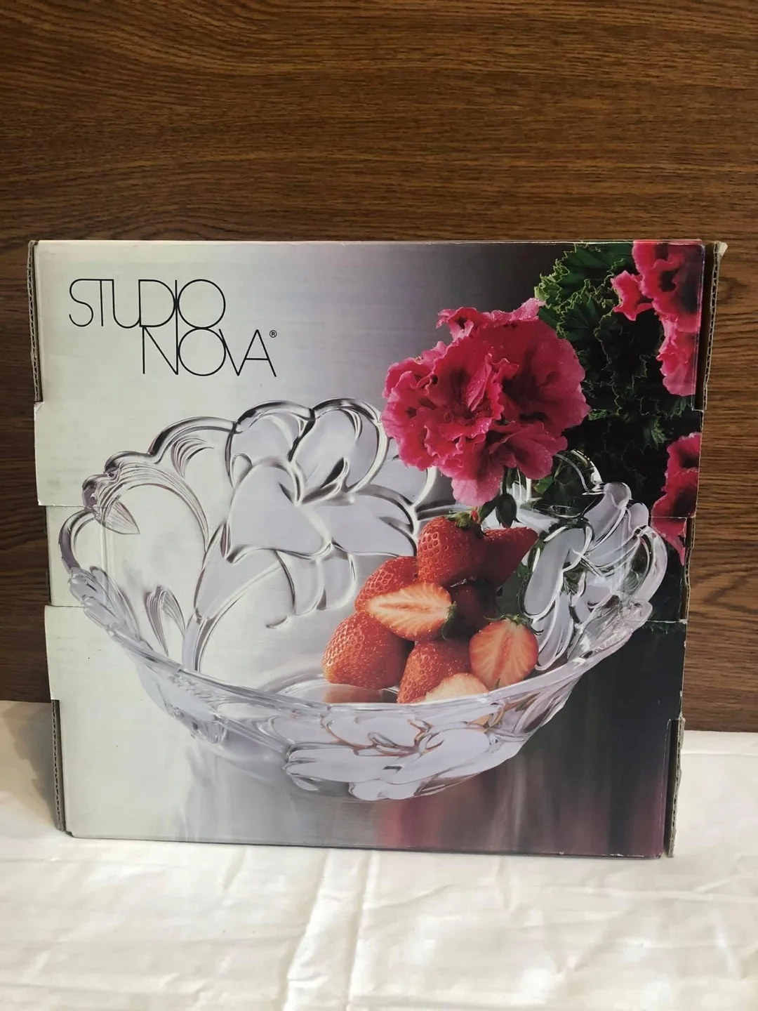 Studio Nova Wild Lily Bowl - New in Box thumbnail