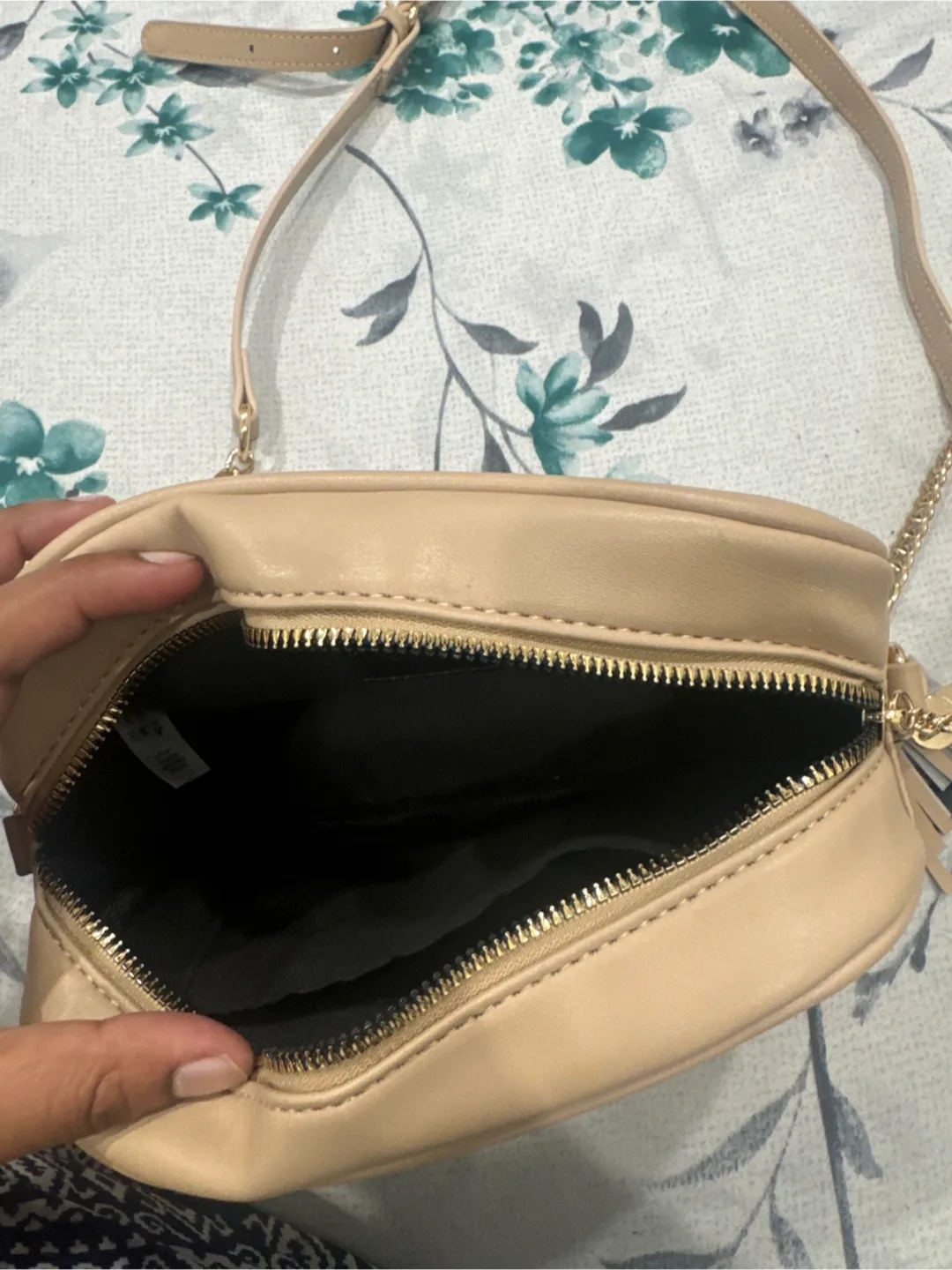 Beige Quilted Crossbody Bag image indicator(2)