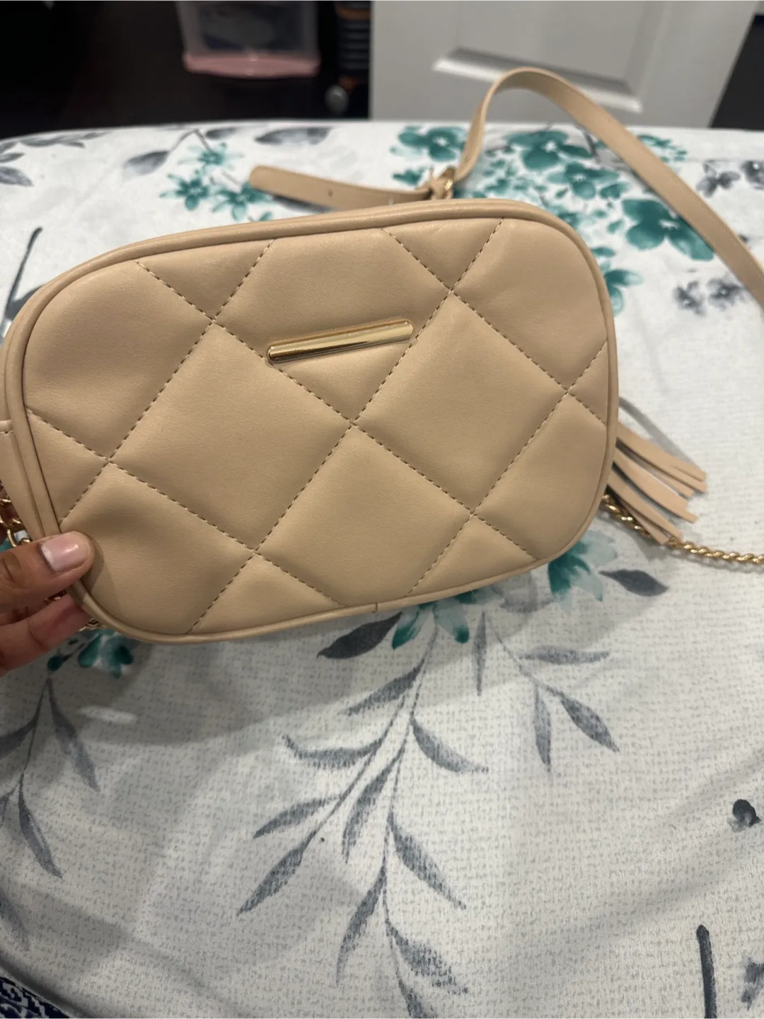 Beige Quilted Crossbody Bag image indicator(3)