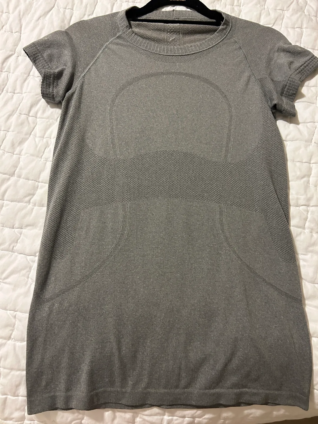 Lululemon Grey T-Shirt size 6 thumbnail