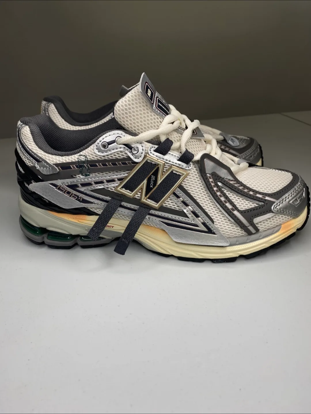 New Balance 1906R Silver/Gold thumbnail