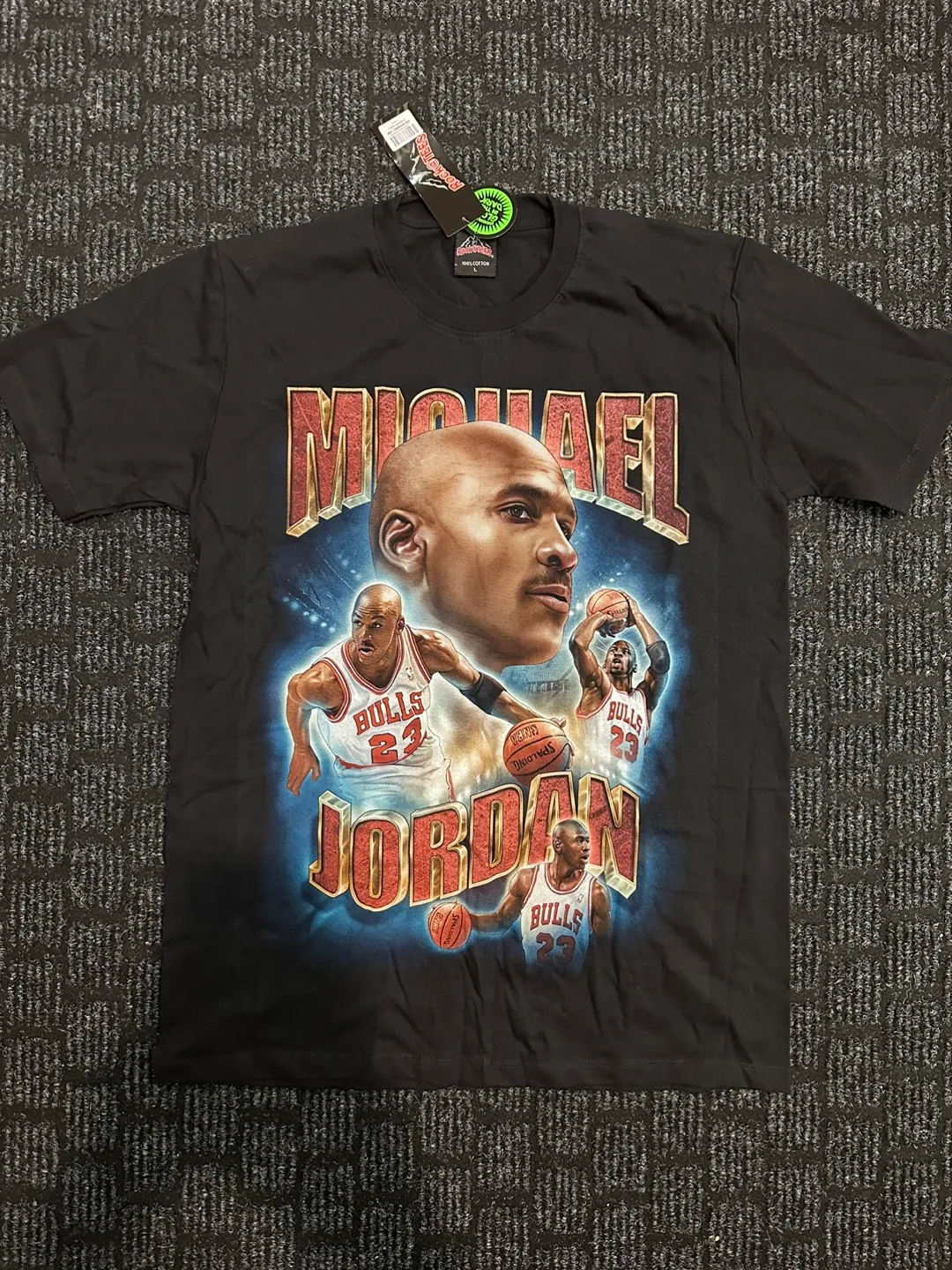 New Graphic Vintage Michael Jordan Tee size Large thumbnail