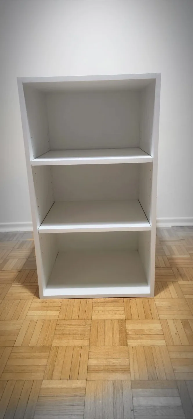 White Bookshelf thumbnail