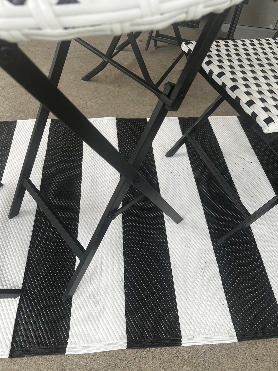 Black & White Wicker Patio Set - Table & 2 Chairs - photo 2