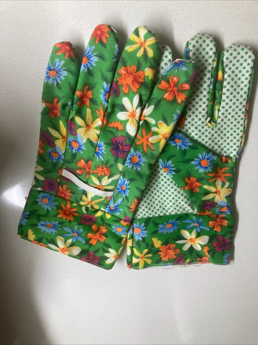 New Floral Print Garden Gloves thumbnail