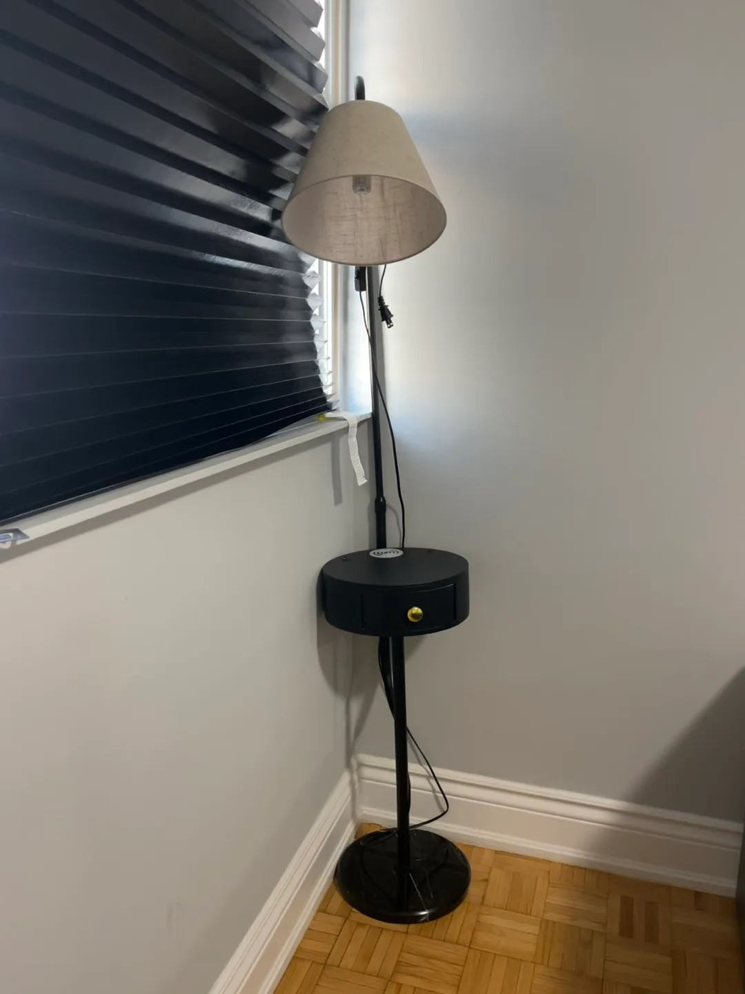 💡 Modern Floor Lamp with USB & Wireless Charging thumbnail