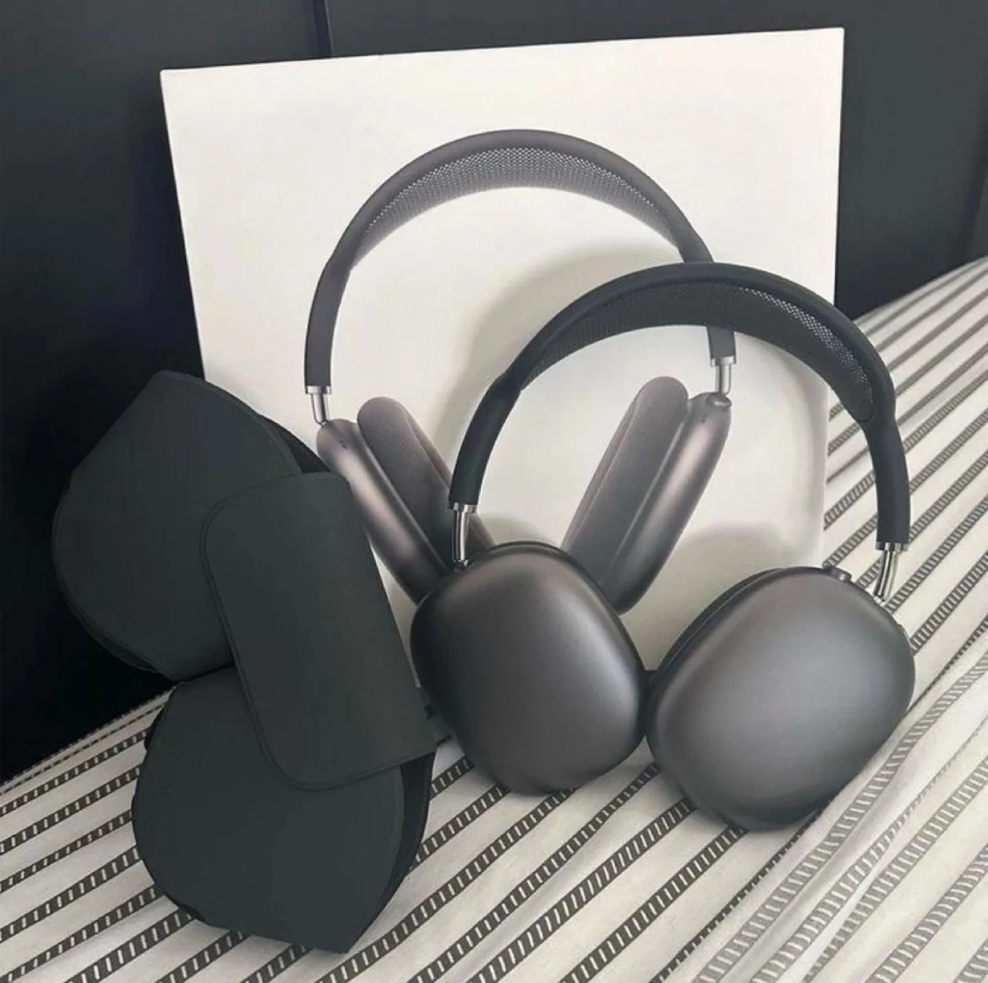Apple AirPods Max - Space Grey - With Box thumbnail