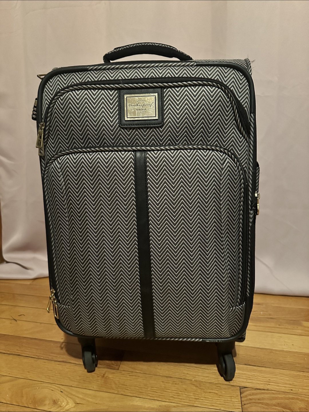 Weatherproof Beacon 25" Carry On Suitcase