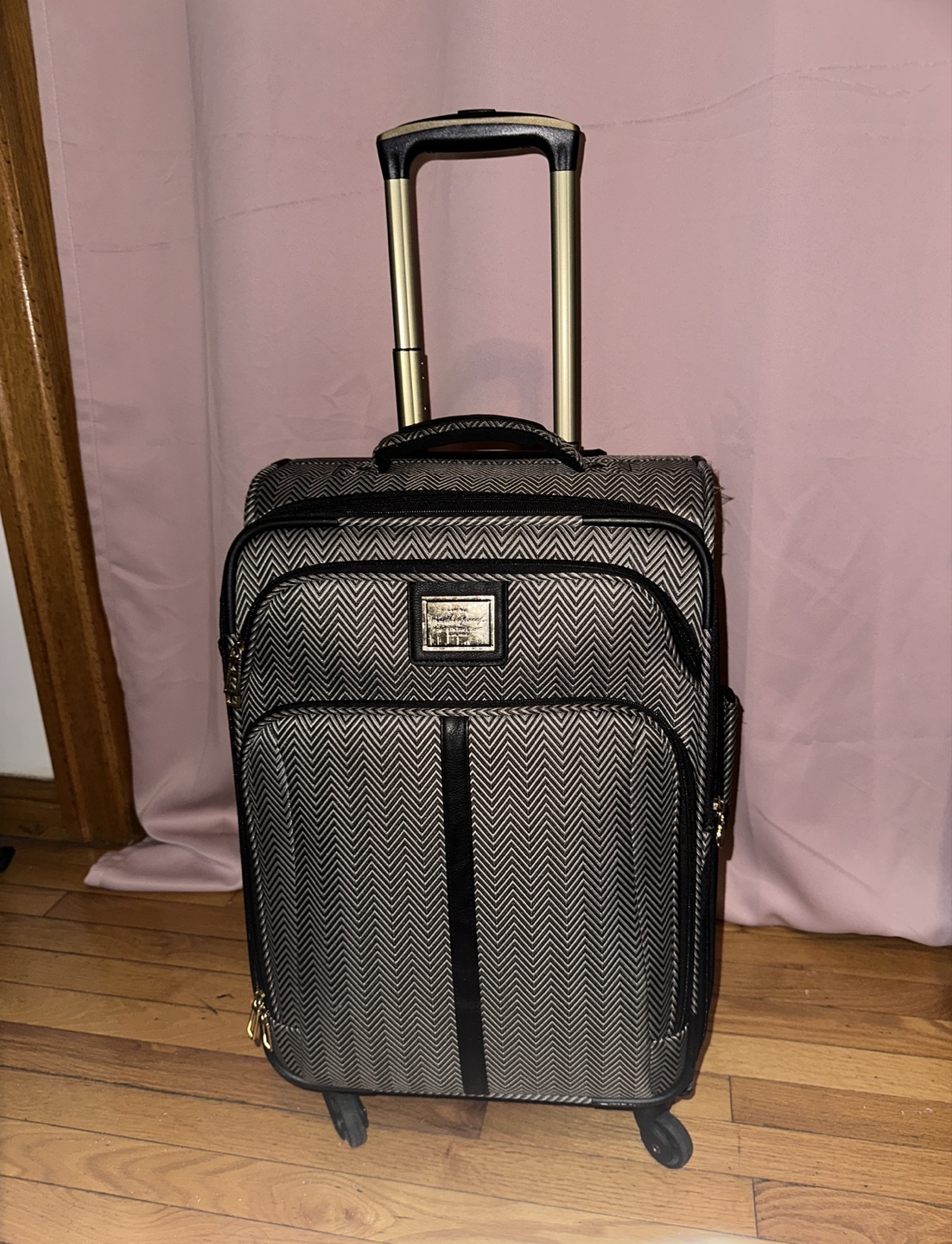 Weatherproof Beacon 25" Carry On Suitcase - photo 2