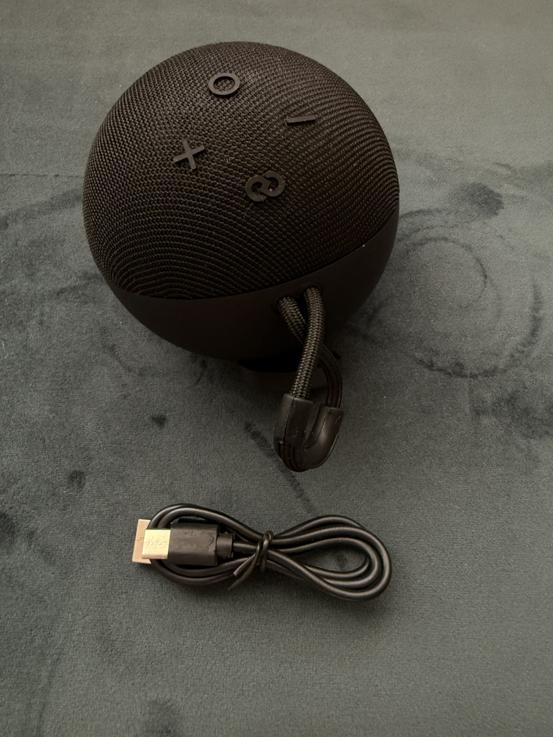 Blackhead Portable Bluetooth Speaker